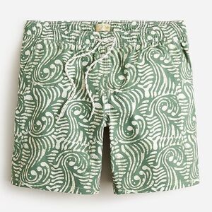 NWT Mens 8” Stretch Swim Trunk in Red Print